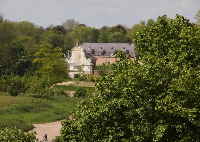 L'Esplanade Lille Bed and Breakfast